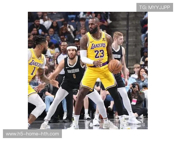 拉塞尔后撤步依旧干净利落