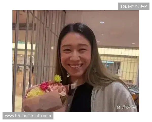 石川真佑轻巧吊球破坏防线，得分方式多样